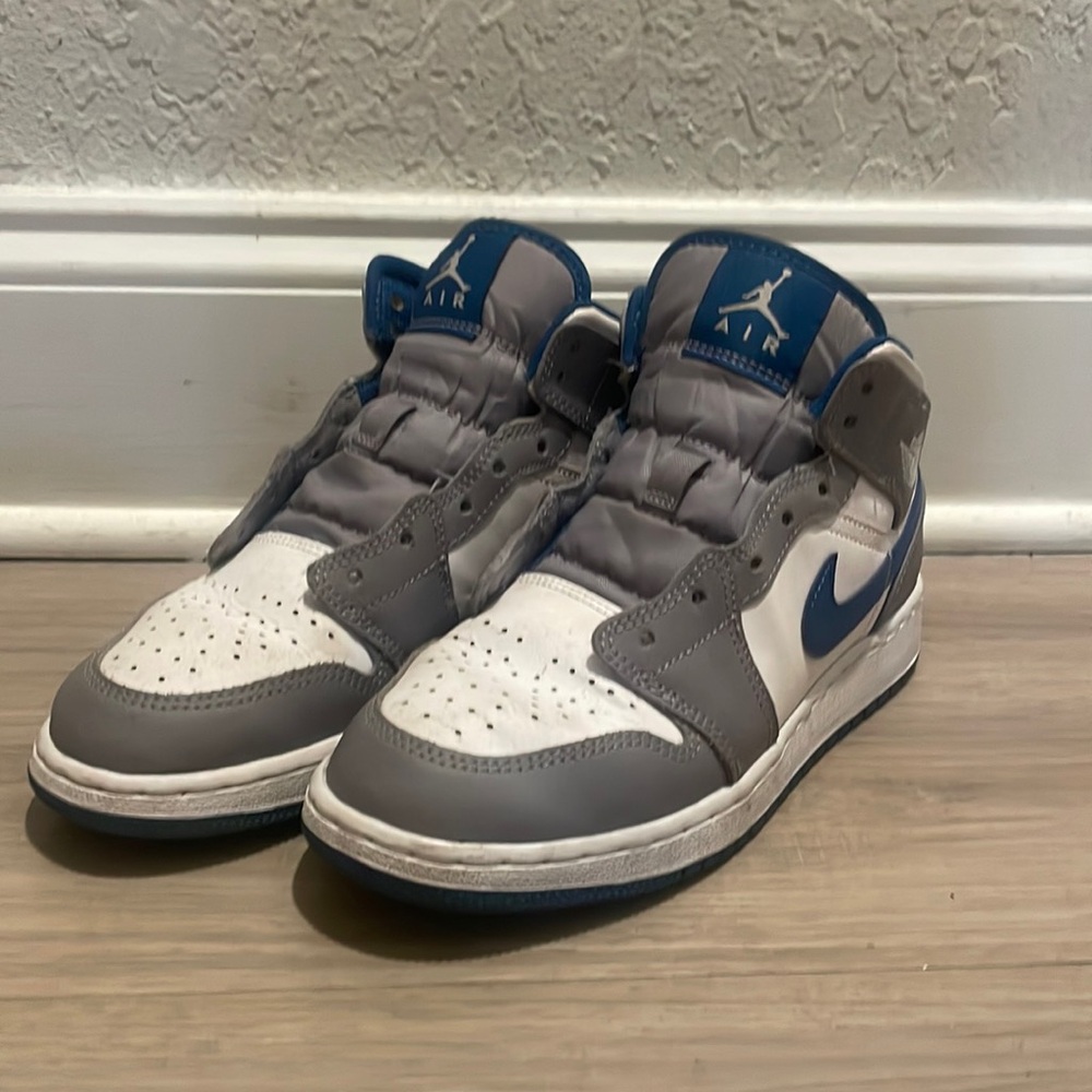 Nike Air Jordan 1 Retro Mid True Blue and Grey